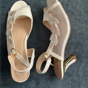 Fancy white dressy shoes